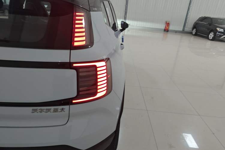 Used Volvo EX30 2025 Rear-Drive Long-Range Plus Model