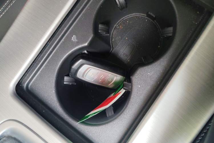 Used Geely Auto Emgrand X7 Sport 2016 1.8TD Automatic ZhiShang Model Interior 1