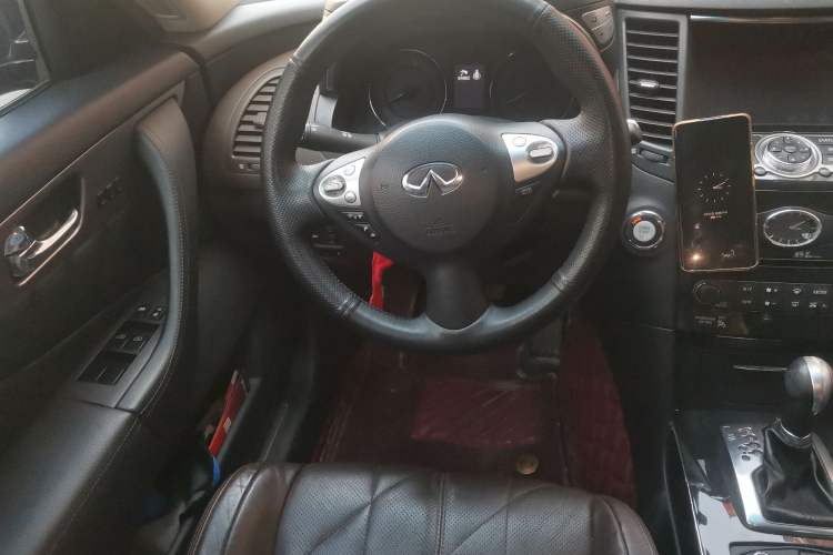 Used Infiniti QX70 2015 3.7L Shadow Edition