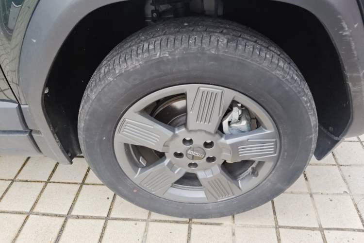 Used iCAR 03 2024 401km Two-Wheel Drive Standard Advanced Version Right Front Wheel Hub