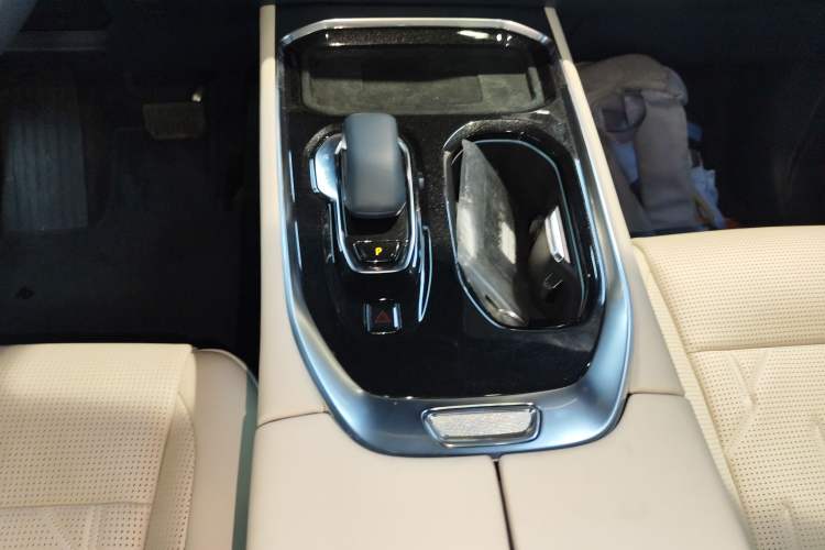 Used Zeekr 009 2024 Six-Seat Executive Version 4WD 140 kWh