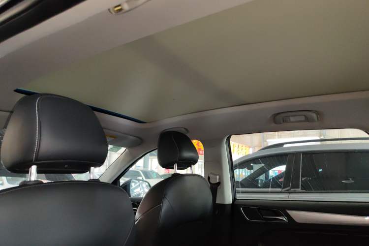 Used Roewe RX5 2018 20T Two-Wheel Drive Automatic Internet Smart Luxury Edition Headliner