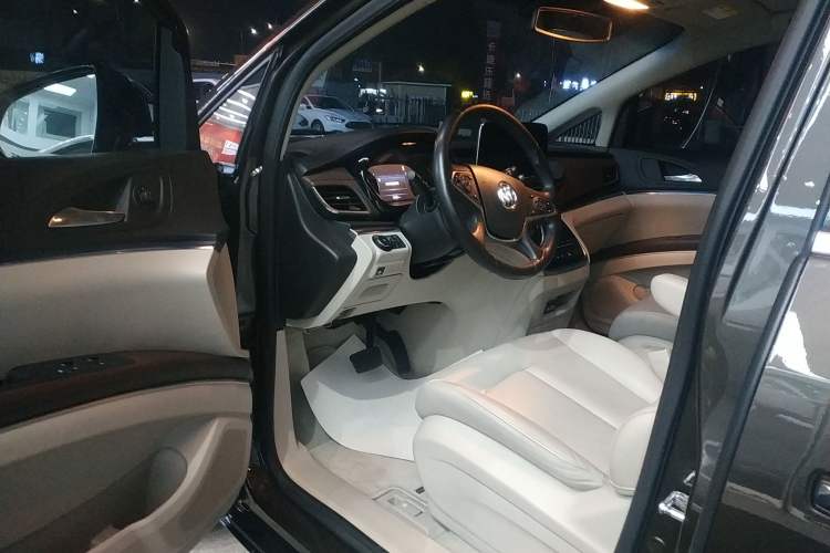 Used Buick GL8 2020 Land Business Class 652T Luxury Model
