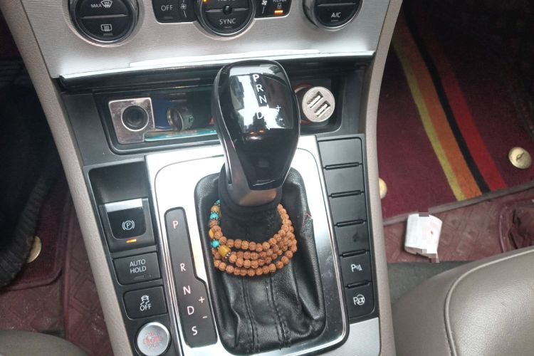 Used Volkswagen Magotan 2012 Revised Version 2.0 TSI Supreme Edition Gear Lever