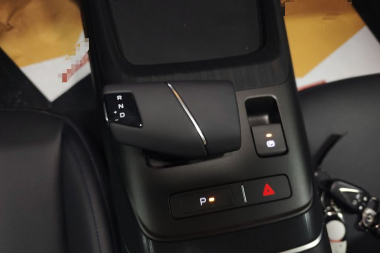 Used CHANGAN Eado 2025 Blue Whale 1.5T 500Bar Prestige Model Gear Lever