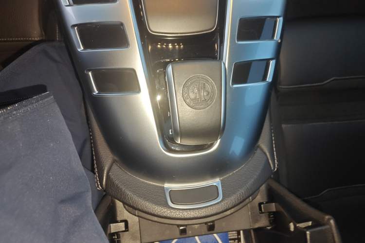 Used Mercedes-Benz AMG GT 2019 AMG GT 50 four-door sports car Gear Lever