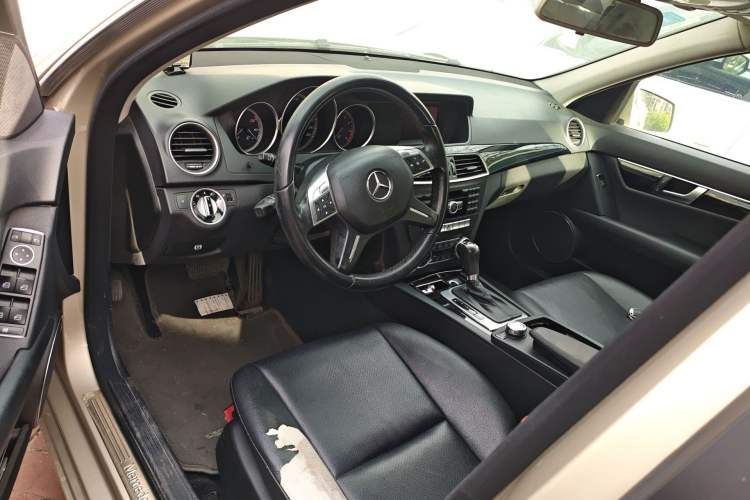 Used Mercedes-Benz C-Class 2011 C 180K Classic model
