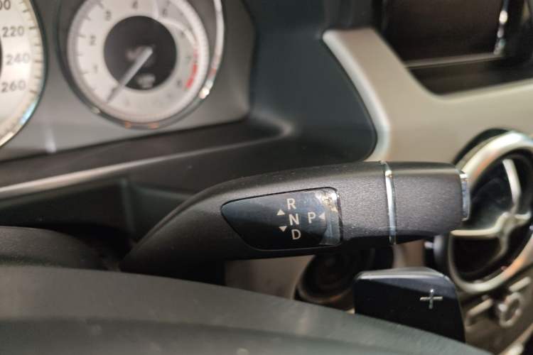 Used Mercedes-Benz GLK-Class 2013 GLK 300 4MATIC Dynamic Sunroof Model Gear Lever