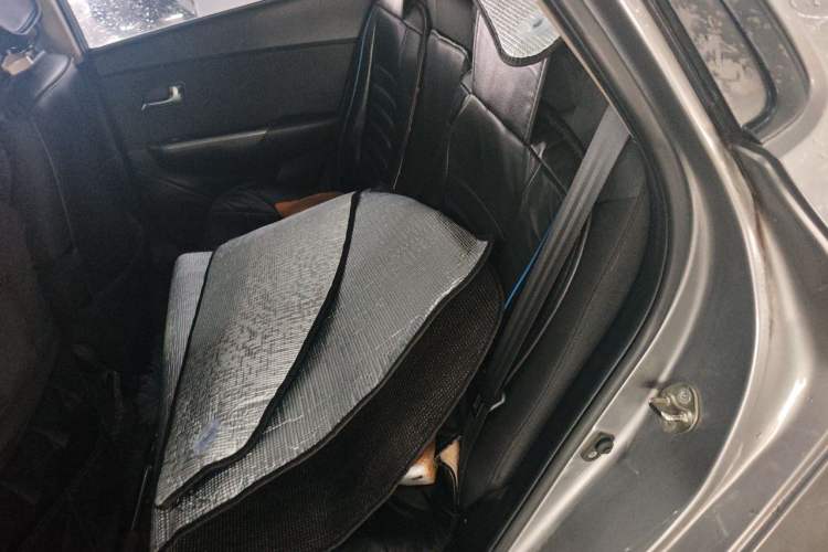 Used Kia K2 2015 Sedan 1.4L MT GLS