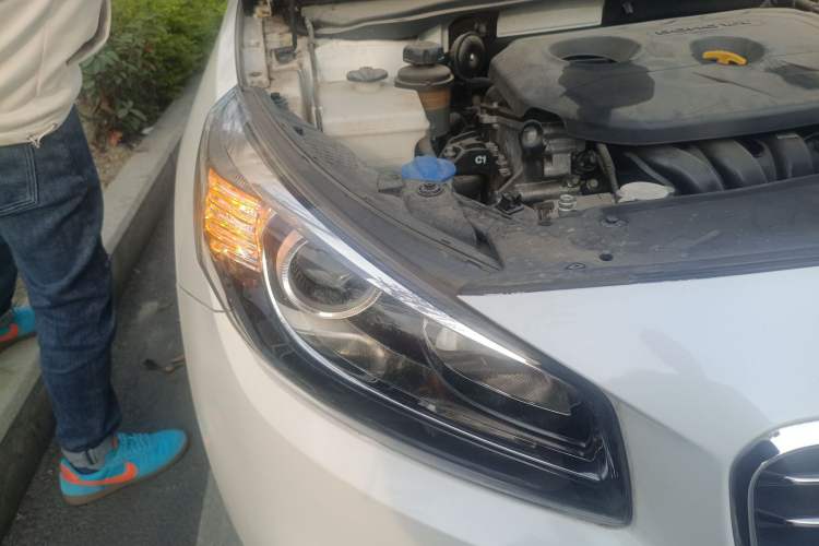 Used Kia K4 2015 1.8L Automatic GLS Special Right Front Headlight