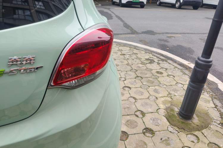 Used CHANGAN OSHAN Benni E-Star 2021 National Edition Colorful Version Lithium Iron Phosphate (31.86 kWh) Right Rear Taillight