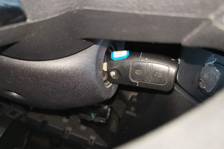 Used JMC Fushun 2022 2.0T Manual Multi-Function Passenger Vehicle Short Wheelbase Low Roof 6-Seater