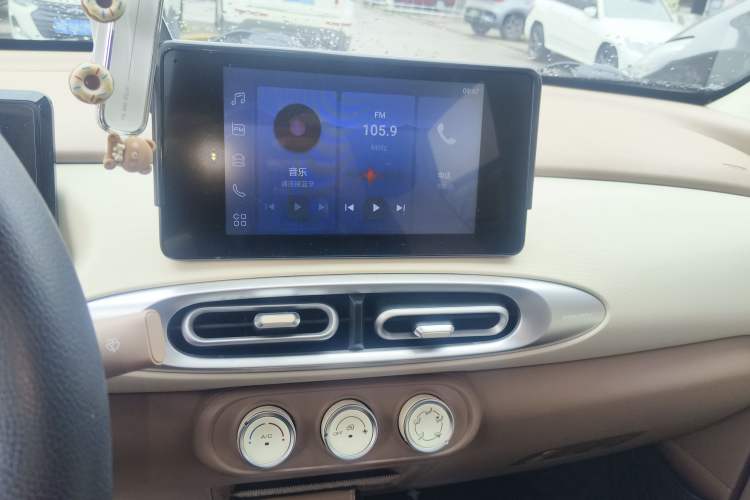 Used Wuling Hongguang MINIEV 2025 Four-Door Version Zhenxiang+ Edition Audio And AC Panel