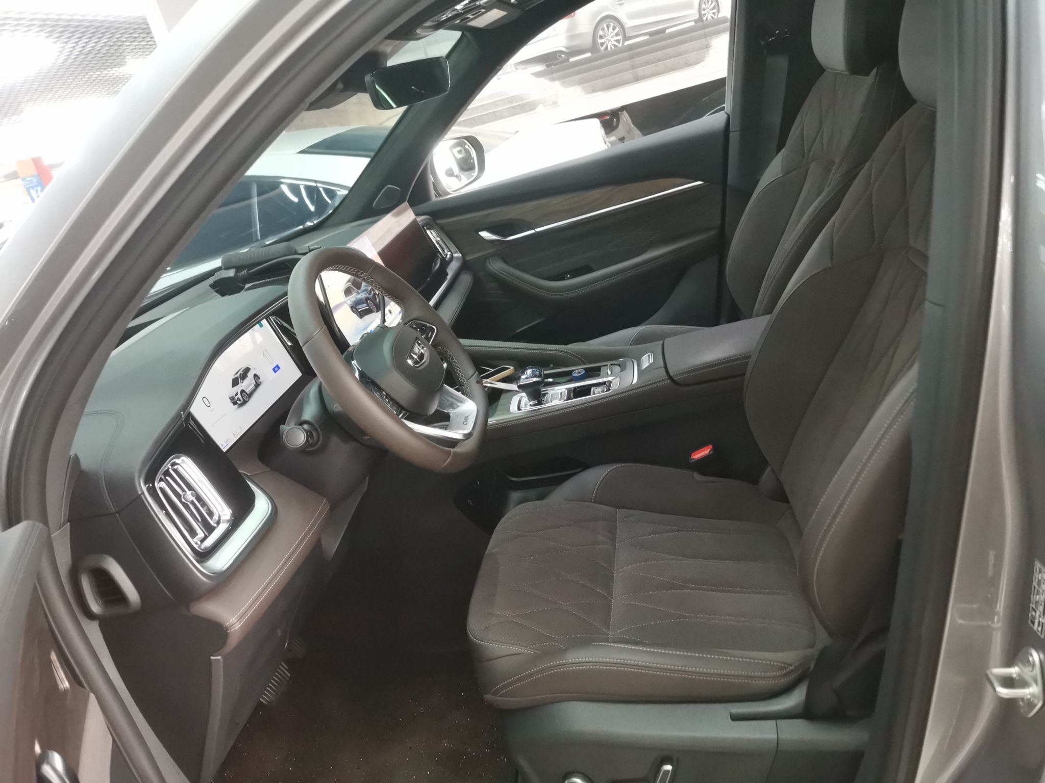 Переднее сиденье в автомобиле