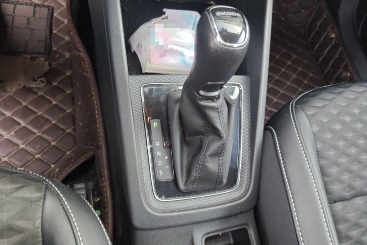 Used Skoda Kamiq 2020 1.5L Automatic Comfort Edition Gear Lever