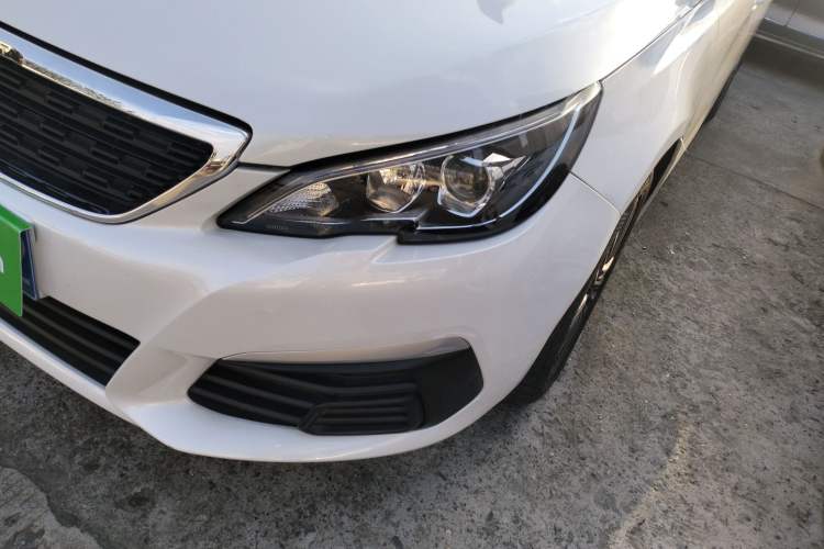 Used Peugeot 308 2018 1.6L Manual Fashion Edition
