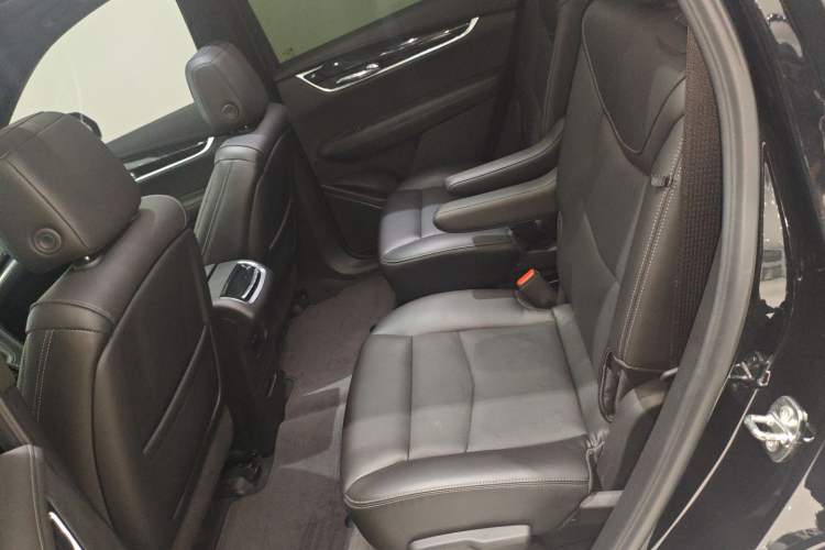 Used Cadillac XT6 2022 2.0T Six-Seater Four-Wheel-Drive Luxury Standard Edition Left Rear Seat