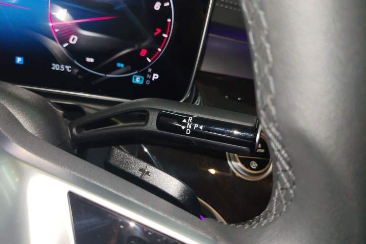 Used Mercedes-Benz C-Class 2025-Year Facelift C 260 L Gear Lever