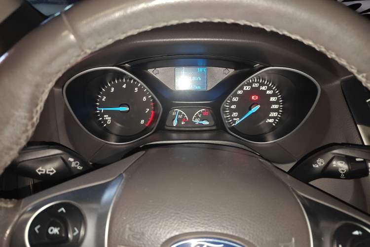 Used Ford Focus 2012 Sedan 1.6L Manual Fashion Edition
