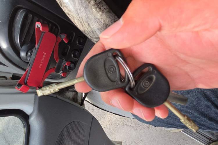 Used Ford Classic Transit 2013 2.8T Diesel Logistics Model with Short Wheelbase and Mid-Roof JX493ZLQ4
