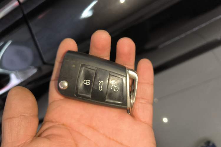 Used Volkswagen Sagitar 2019 280TSI DSG Comfort Version China VI Standard Vehicle Key