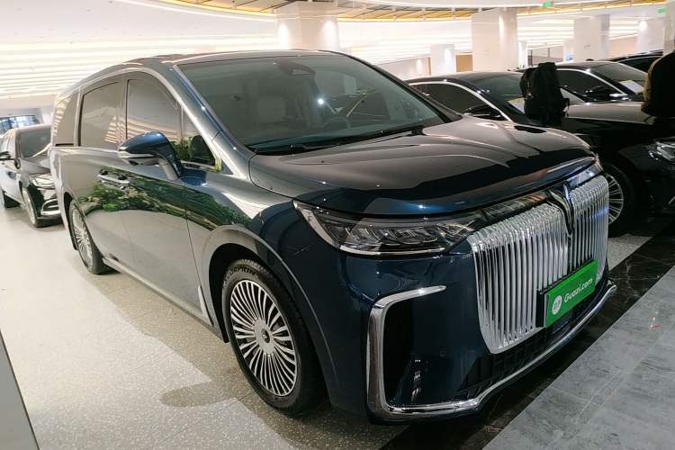 Used VOYAH Dream 2025 PHEV Four-Wheel-Drive Flagship Kunpeng Edition