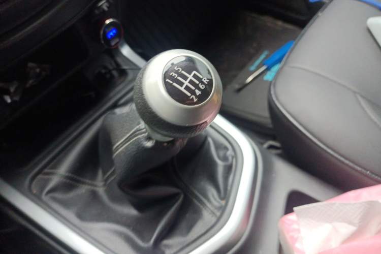 Used Nissan Terra 2018 2.5L Manual Two-Wheel Drive Elite Edition
