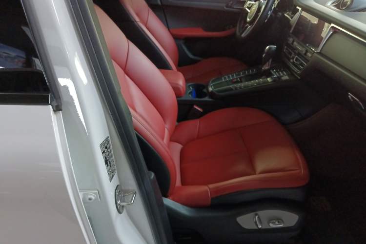 Used Porsche Macan 2018 Macan 2.0T Right Front Seat