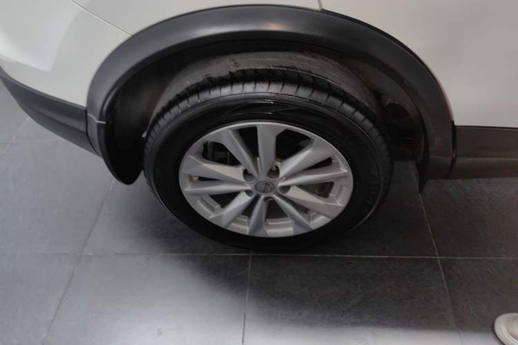 Used Nissan Qashqai 2016 2.0L CVT Elite Edition Exterior 5