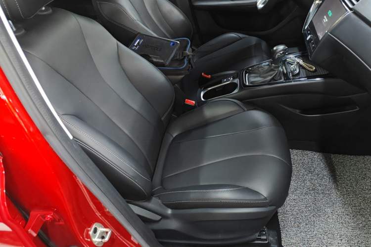 Used Roewe i5 2020 1.5L Automatic 4G Connect Luxury Flagship Edition Right Front Seat