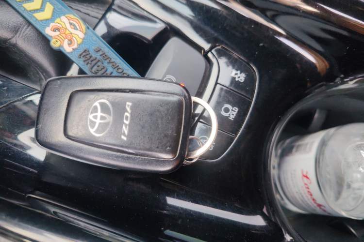 Used Toyota IZOA 2018 2.0L Yichi Edition China V Standard
