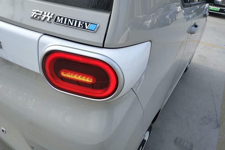 Used Wuling Hongguang MINIEV 2024 3rd Generation 215km Youth Edition Exterior 3