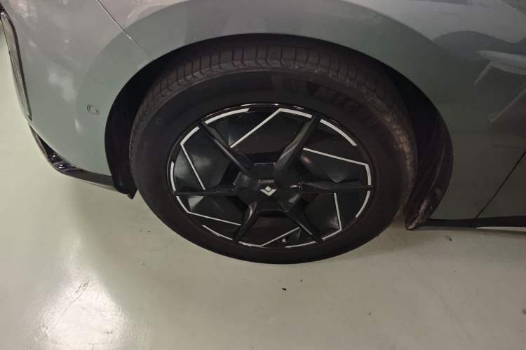 Used Hyptec HT 2024 825 Ultra-High Voltage LiDAR Edition Left Front Wheel Hub