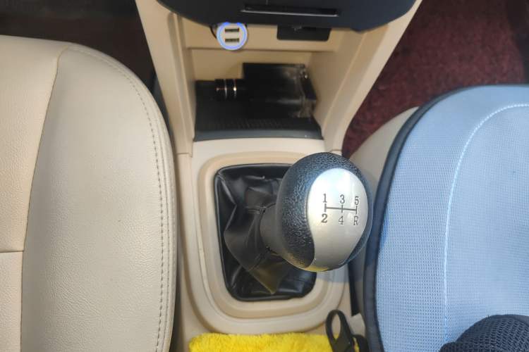 Used Chery Fengyun 2 2014 Hatchback 1.5L Manual New Youth Edition