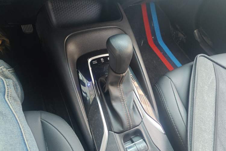 Used Toyota Levin 2023 Smart Electric Hybrid Dual-Engine 1.8L Leading Edition Gear Lever