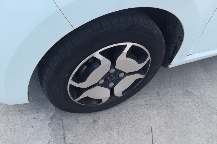 Used SOL E10X 2021 302 km Range Luxury Version 31.4 kWh Left Front Wheel Hub