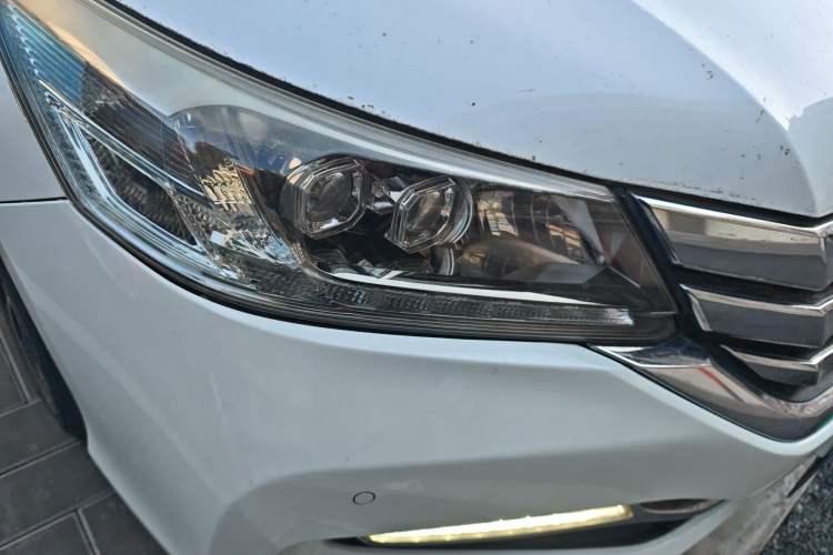 Used Honda Accord 2014 3.0L EXLN Flagship Edition Right Front Headlight