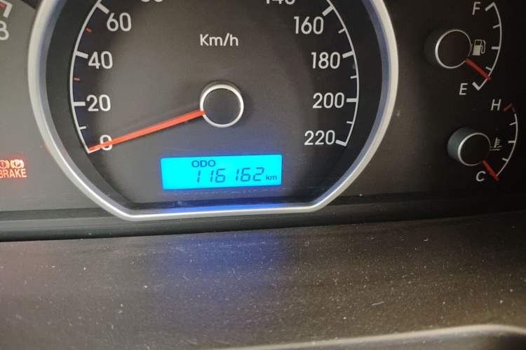Used Hyundai Celesta 2011 1.6L Manual Comfort Edition Odometer Close Up