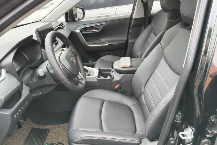 Used Toyota RAV4 2023 Dual-Engine 2.5L E-CVT Two-Wheel Drive Elite Plus Edition Left Front Seat