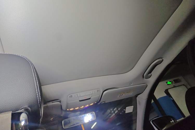 Used Mercedes-Benz C-Class 2019 C 260 L Sport Edition Headliner