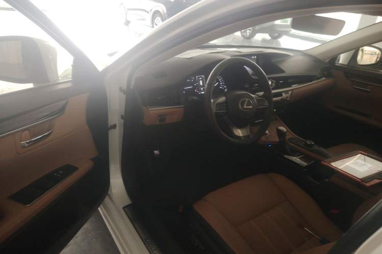 Used Lexus ES 2016 200 Midnight Special Limited Edition