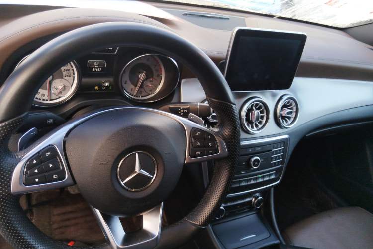 Used Mercedes-Benz CLA 2014 CLA 260 4MATIC
