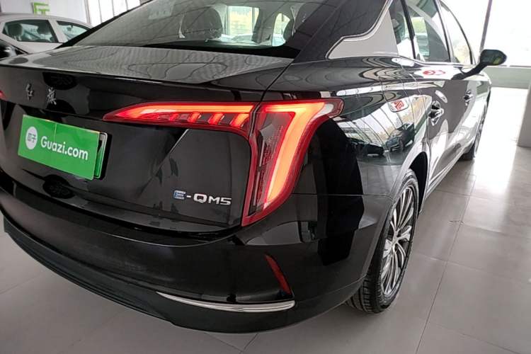 Used Hongqi E-QM5 2022 431 km Charge & Enjoy Edition
