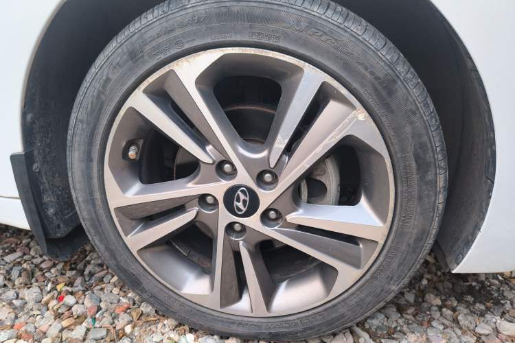 Used Hyundai Elantra (6th Generation / Lingdong) 2016 1.6L Automatic ZhiXuan – Elite Version Right Front Wheel Hub