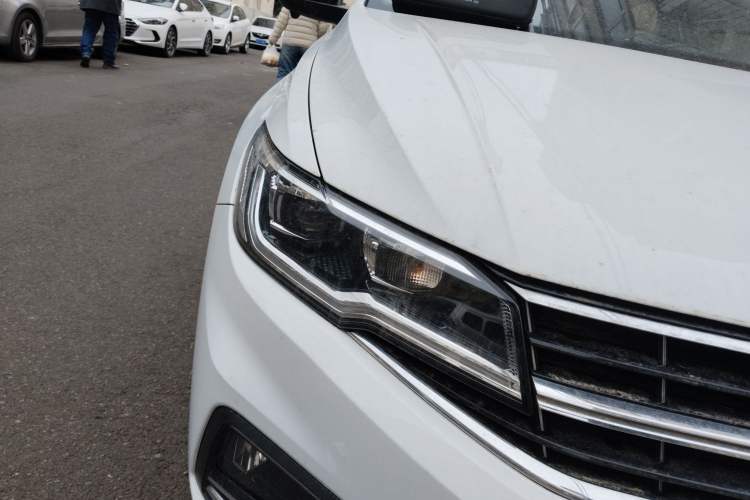 Used Volkswagen Bora 2020 1.5L Automatic Elite Version Right Front Headlight