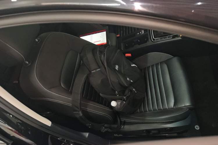 Used Volkswagen Magotan 2020 330TSI DSG Luxury Edition Right Front Seat