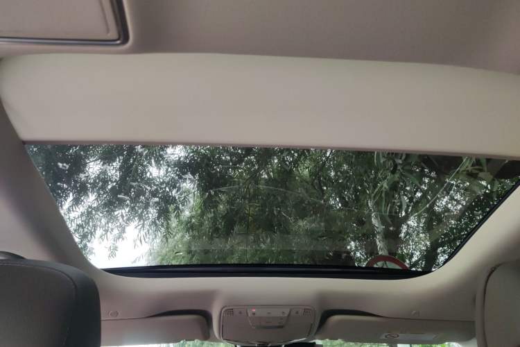 Used Mercedes-Benz E-Class New Energy 2022 Second Facelift E 350 e L Plug-in Hybrid Sedan Headliner