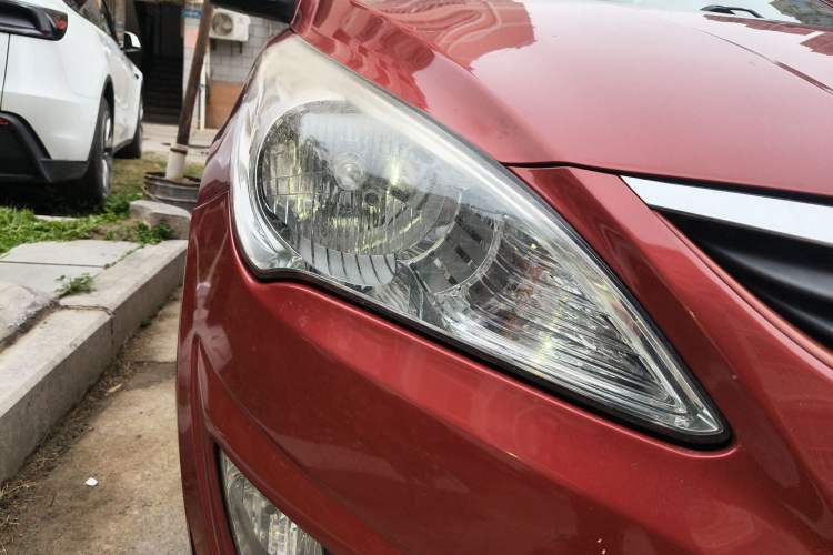 Used Hyundai Verna (older generation) 2010 Sedan 1.4L Automatic Comfort Model GS
