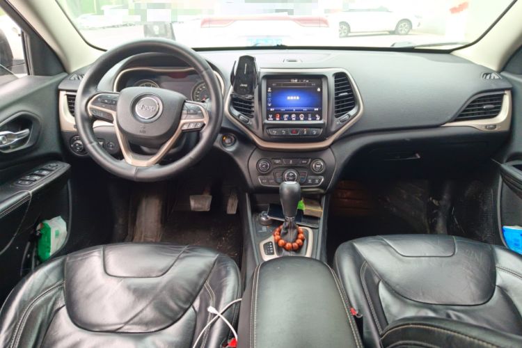 Used Jeep Cherokee 2014 2.4L Luxury Edition