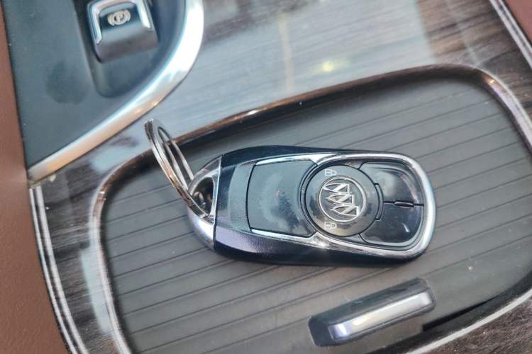 Used Buick Envision 2017 20T Two-Wheel Drive Luxury Model Vehicle Key